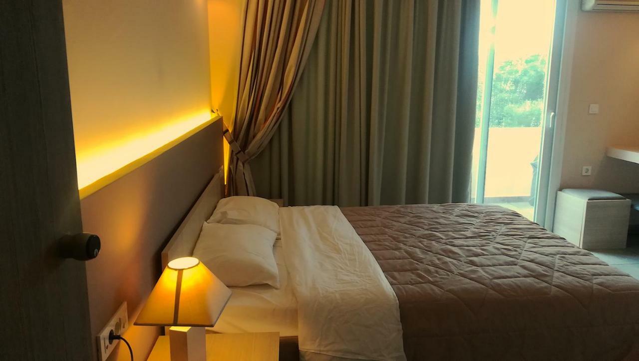 Apollon Hotel พลานอส ภายนอก รูปภาพ