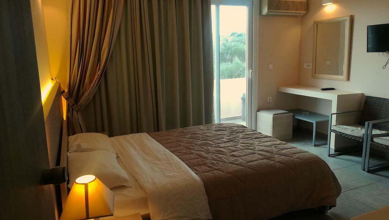 Apollon Hotel พลานอส ภายนอก รูปภาพ